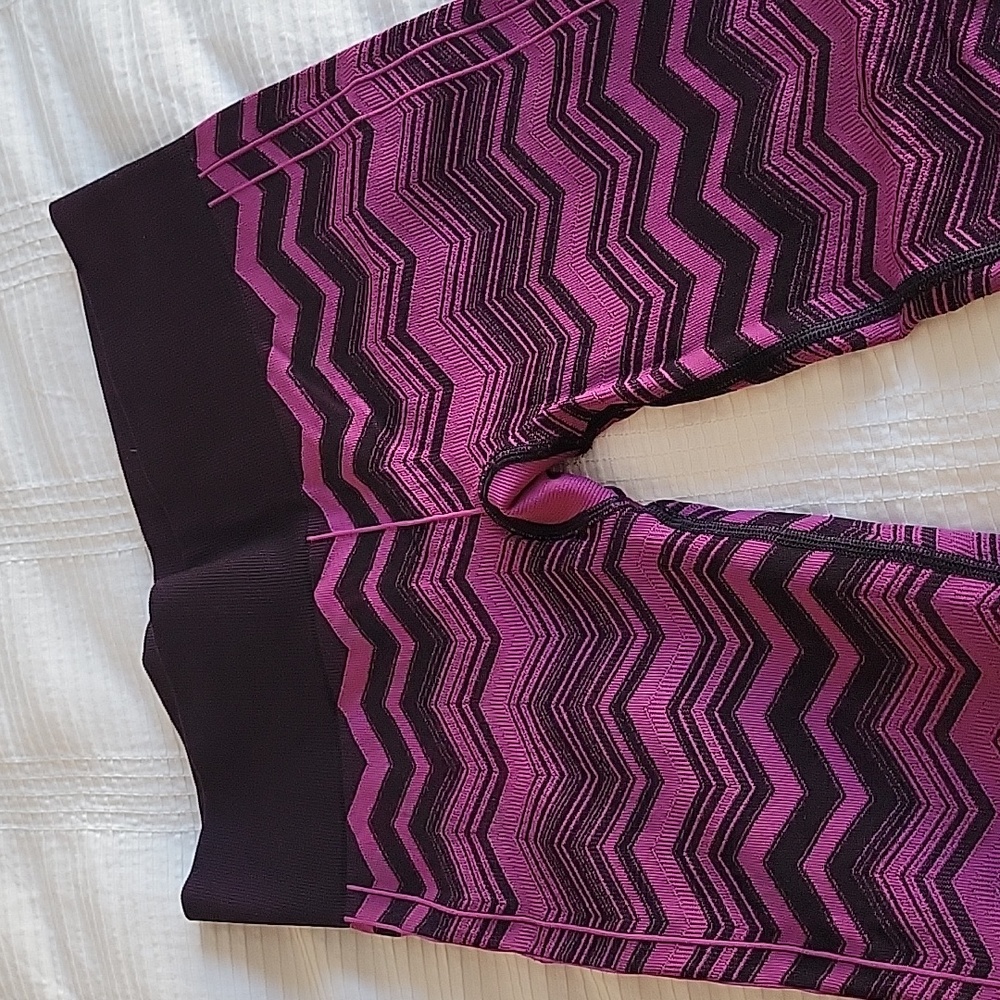 Lululemon Ebb to Street Chevron Leggings Print Sz 8